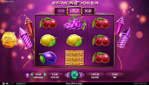 Striking Joker Slot Machine